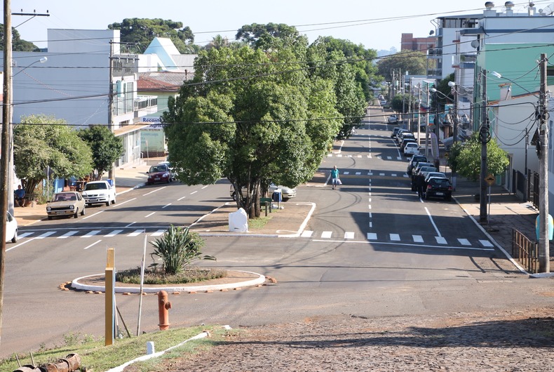 Ir para  <p>A Secretaria de Via&ccedil;&atilde;o, Obras P&uacute;blicas e Servi&ccedil;os Urbanos, est&aacute; realizando a repintura da sinaliza&ccedil;&atilde;o gr&aacute;fica horizontal em ruas e avenidas de...