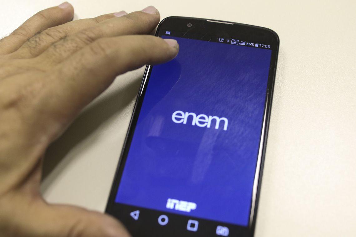Ir para  <p><big>As inscri&ccedil;&otilde;es para o Exame Nacional do Ensino M&eacute;dio (Enem) come&ccedil;am nesta ter&ccedil;a-feira (10) e podem ser realizadas at&eacute; o dia 21 de maio. Pela primeira vez, os...