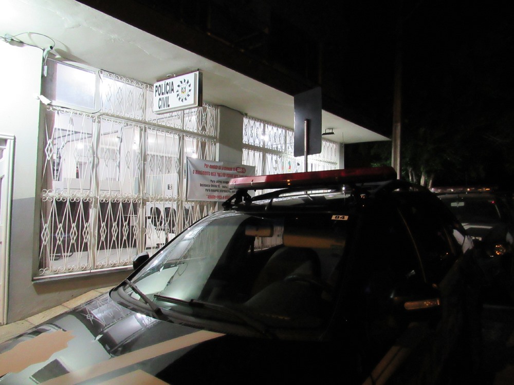Ir para  <p><big>O delegado titular da 11&ordf; Delegacia de Pol&iacute;cia Regional do Interior, Gustavo Vilasb&ocirc;as Ceccon, confirmou na manh&atilde; desta segunda-feira (11), que a mulher encontrada morta no interior de...