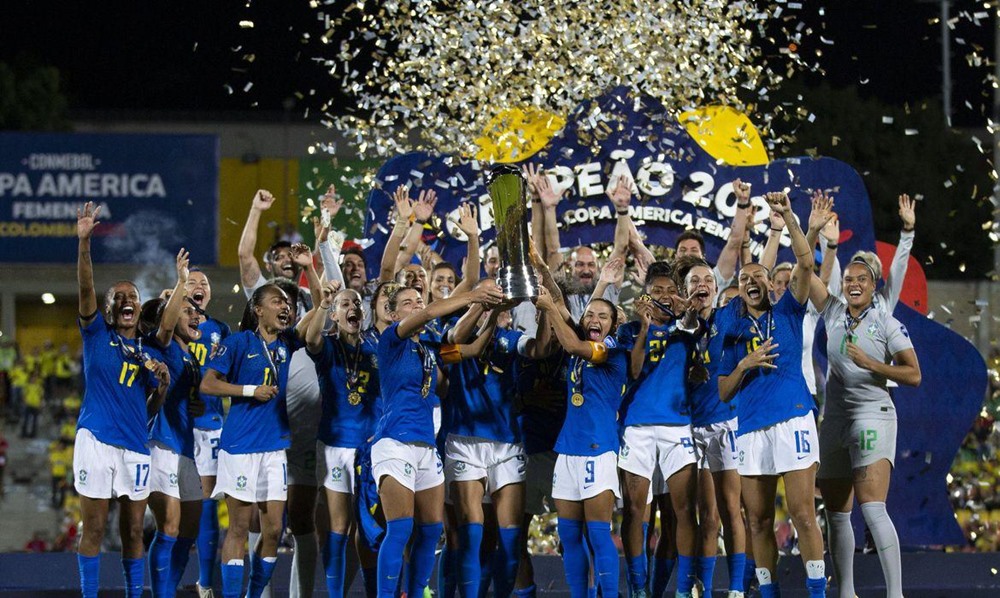 Ir para  <p><big>A sele&ccedil;&atilde;o brasileira de futebol feminino venceu a Col&ocirc;mbia por 1 a 0 na noite deste s&aacute;bado (30) e conquistou a Copa Am&eacute;rica da...