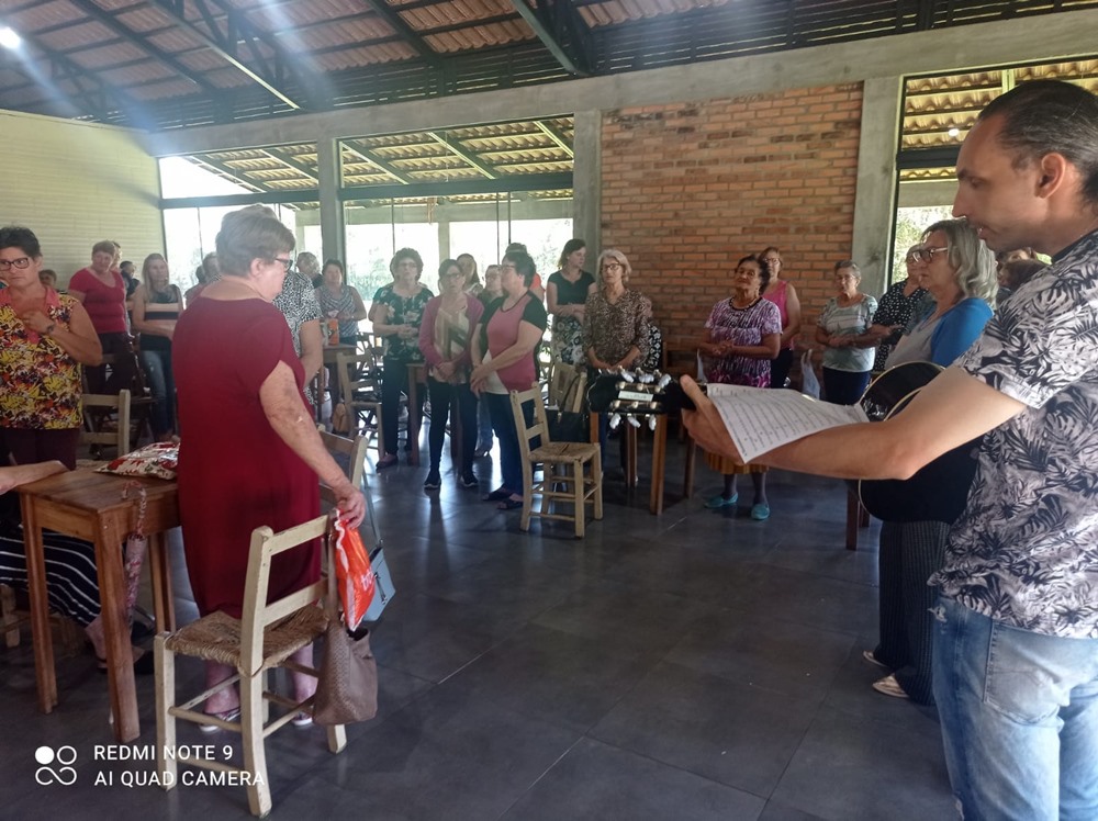Ir para  <p><big>No &uacute;ltimo dia 14, foi realizada a confraterniza&ccedil;&atilde;o de encerramento das atividades do Grupo Conviver da Terceira Idade, no Parque Norte.</big></p>

<p><big>O evento...