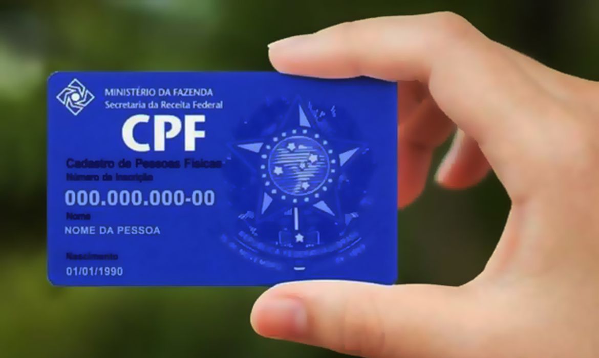 Ir para  <p>A C&acirc;mara dos Deputados aprovou a proposta que estabelece o n&uacute;mero do CPF como &uacute;nico n&uacute;mero do registro geral (RG) em todo o pa&iacute;s. O projeto foi aprovado na noite desta quarta-feira...