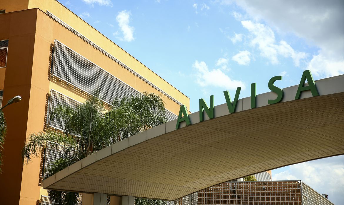 Ir para  <p>A Ag&ecirc;ncia Nacional de Vigil&acirc;ncia Sanit&aacute;ria (Anvisa) cancelou a regulariza&ccedil;&atilde;o que autorizava a fabrica&ccedil;&atilde;o de sete pomadas modeladoras para cabelos. Segundo a...