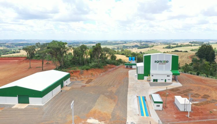 Ir para  <p><big>A Agricoop Cooperativa Agrofamiliar com sede em Erechim, est&aacute; prestes a inaugu</big><big>rar uma moderna f&aacute;brica de ra&ccedil;&otilde;es. A data j&aacute; est&aacute; marcada,...