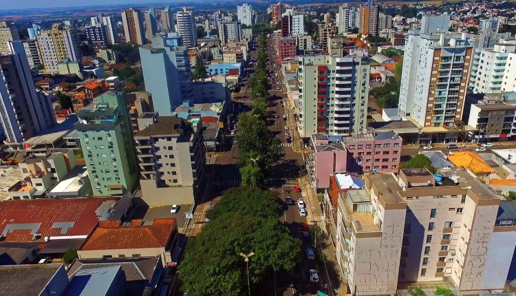 Ir para  <p>Erechim &eacute; o munic&iacute;pio com o maior n&uacute;mero de vagas de emprego dispon&iacute;veis nas ag&ecirc;ncias do Sine em todo o estado. S&atilde;o 434 vagas em diversos setores da economia. O assunto foi...