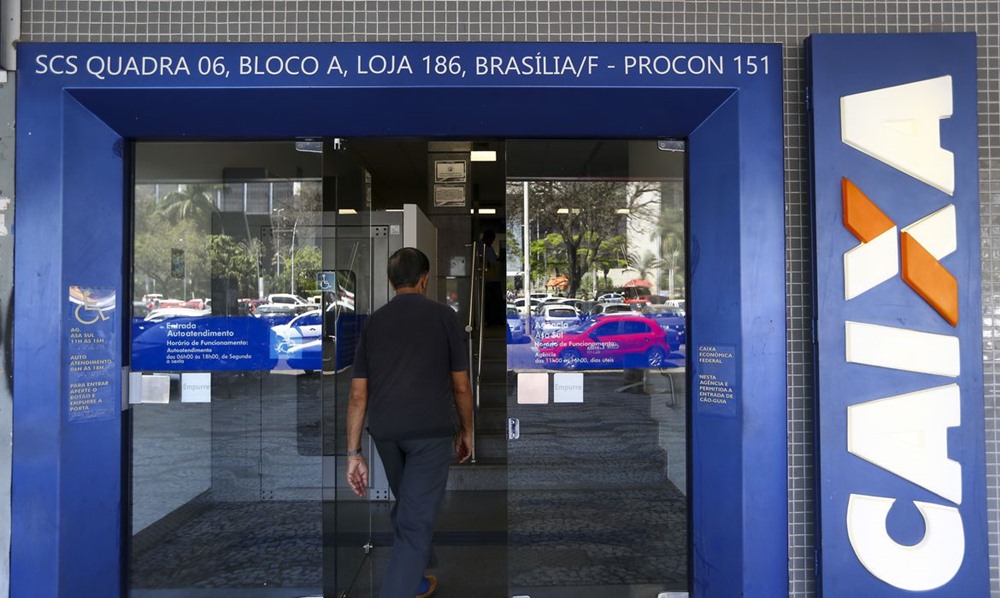 Ir para  <p><big>Os trabalhadores da iniciativa privada nascidos em setembro e outubro recebem nesta quinta-feira (15) o abono salarial ano-base 2021. A Caixa Econ&ocirc;mica Federal iniciou o pagamento em 15 de fevereiro e...