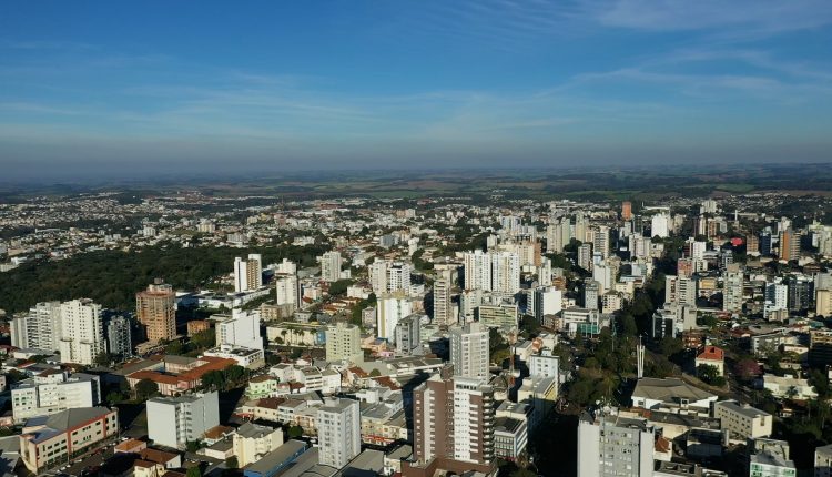 Ir para  <p>Esta &eacute; mais uma semana que se inicia com o munic&iacute;pio de Erechim sendo a cidade que mais apresenta oportunidades de trabalho. Atualmente s&atilde;o 431 vagas dispon&iacute;veis no Sine...