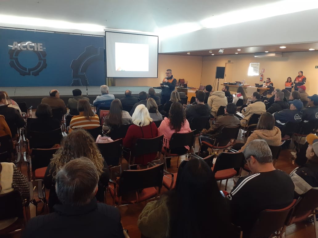 Ir para  <p>A Defesa Civil de Erechim promoveu, ao longo do dia, no Polo de Cultura da Associa&ccedil;&atilde;o Comercial, Cultural e Industrial de Erechim (ACCIE), quatro palestras com o tema geral &ldquo;Comando de Incidentes e...