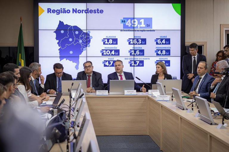 Ir para  <p><big>A infraestrutura de transportes do pa&iacute;s ser&aacute; incrementada com cerca de 300 projetos de rodovias e ferrovias inclu&iacute;dos no novo PAC. No total, est&atilde;o previstos no programa R＄ 280...