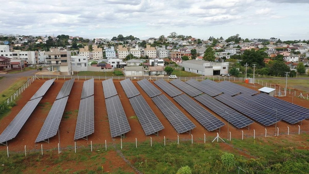 Ir para  <p><big>A Prefeitura de Erechim, atrav&eacute;s da Secretaria de Administra&ccedil;&atilde;o, realiza solenidade de inaugura&ccedil;&atilde;o da primeira Usina de Energia Fotovoltaica de Erechim &ndash; obra...