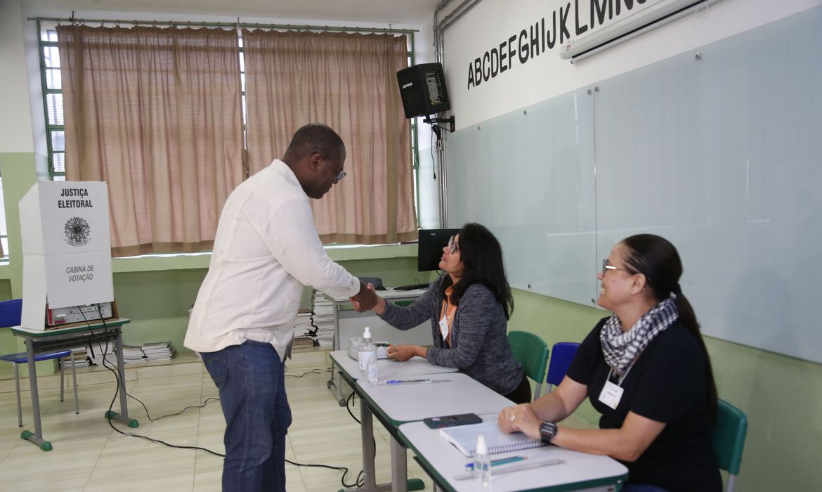 Ir para  <p>O secret&aacute;rio Nacional dos Direitos da Crian&ccedil;a e do Adolescente, do Minist&eacute;rio dos Direitos Humanos e da Cidadania (MDHC), Cl&aacute;udio Augusto Vieira, comentou, na noite desse domingo (1&ordm;),...