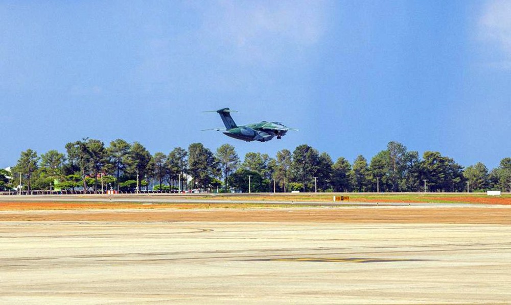Ir para  <p><big>Os brasileiros que forem repatriados por causa do conflito entre Israel e o Hamas&nbsp;poder&atilde;o trazer seus c&atilde;es e gatos de estima&ccedil;&atilde;o sem a apresenta&ccedil;&atilde;o do...