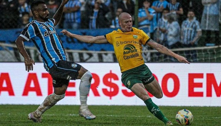 Ir para  <p><big>Na noite desta quarta-feira (14), o Colosso da Lagoa foi o palco para o confronto entre Ypiranga e Gr&ecirc;mio, em jogo v&aacute;lido pela 8&ordf; rodada do Gauch&atilde;o 24. Se a vit&oacute;ria em casa...