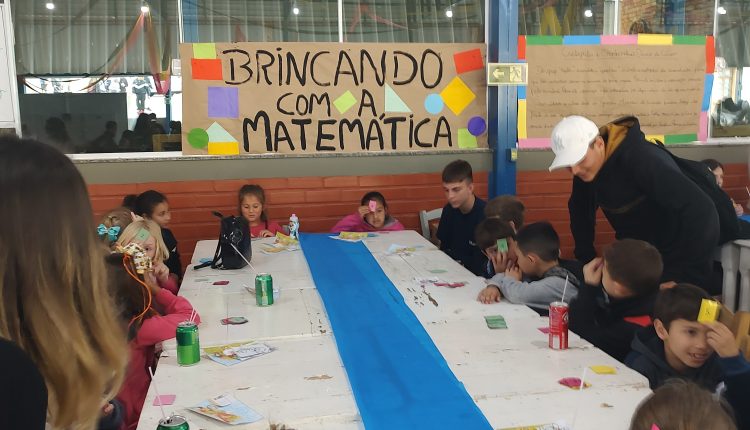 Ir para  <p><big>In&iacute;cio da pandemia, per&iacute;odo desafiador para a educa&ccedil;&atilde;o p&uacute;blica de base, que era 100% presencial. A professora de Matem&aacute;tica de Erechim, Josi&eacute;li Tonin...
