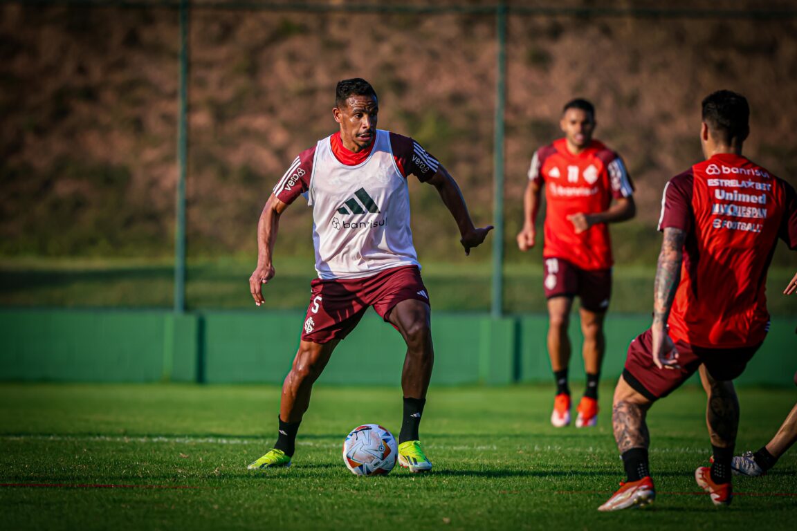 Ir para  <p><big>O Colorado est&aacute; na reta final de trabalho em Itu antes de retornar a Porto Alegre. Na tarde desta quinta-feira (6/6), o grupo de jogadores realizou o pen&uacute;ltimo treinamento na cidade paulista antes do...