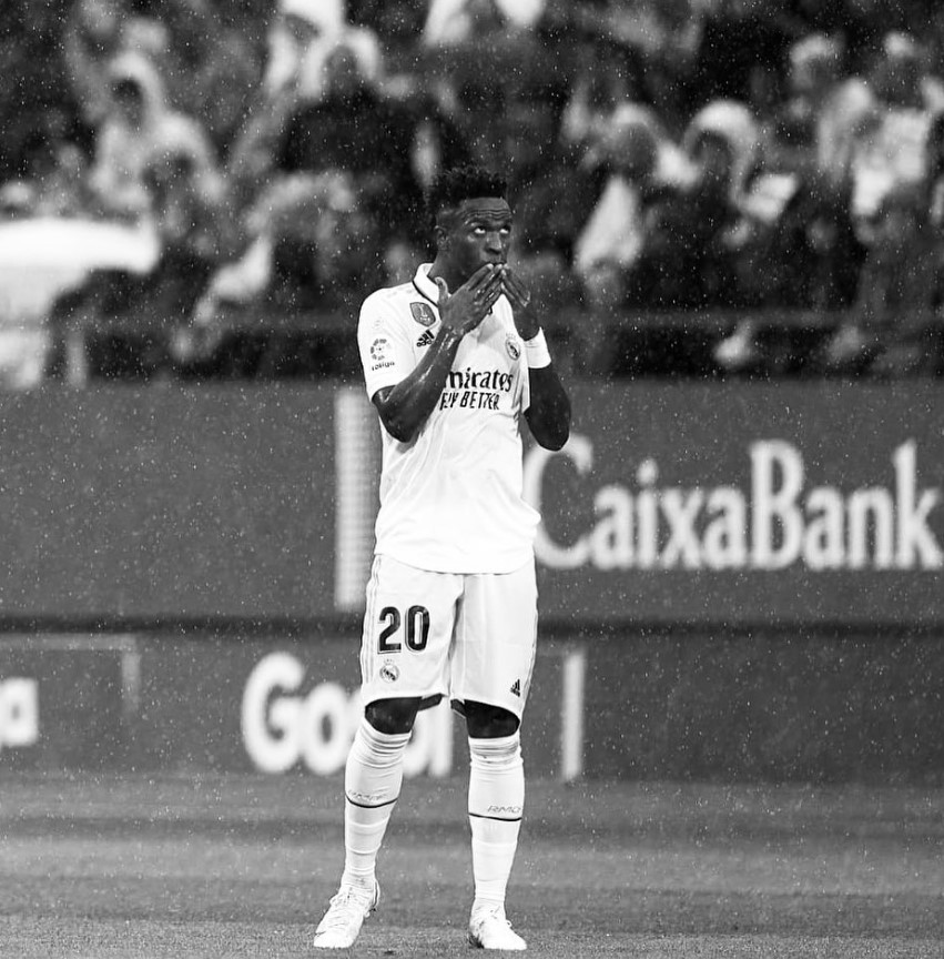 Ir para  <p><big>A La Liga, respons&aacute;vel pelo Campeonato Espanhol de futebol, anunciou nesta segunda-feira (10) que tr&ecirc;s pessoas foram condenadas &agrave; pris&atilde;o por insultos racistas proferidos contra o...