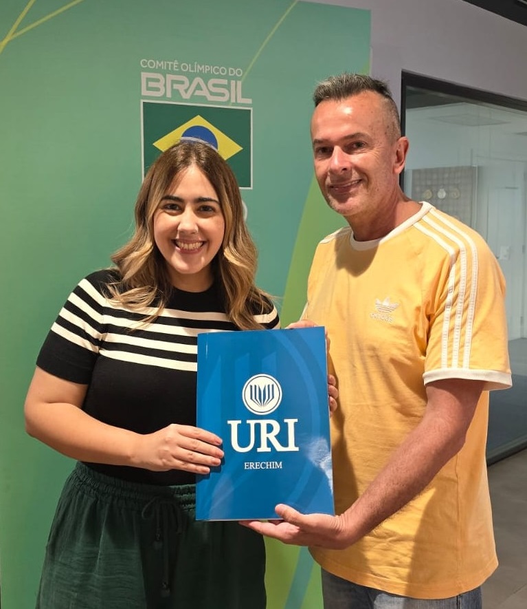 Ir para  <p><big>O professor Jos&eacute; Luis &ldquo;Nino&rdquo; Dalla Costa, do Curso de Educa&ccedil;&atilde;o F&iacute;sica, esteve na quinta-feira, 30 de janeiro, na sede do Comit&ecirc; Ol&iacute;mpico...