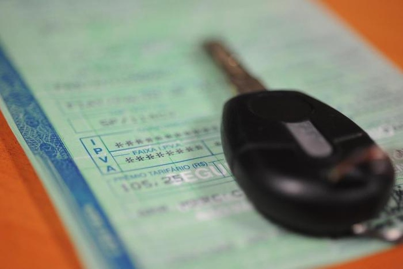 Ir para  <p>Motoristas que ainda n&atilde;o realizaram o pagamento do IPVA 2025 podem obter economia de at&eacute; 22,40% quitando o tributo at&eacute; o dia 28 de fevereiro. Quem realizar o pagamento em cota &uacute;nica...