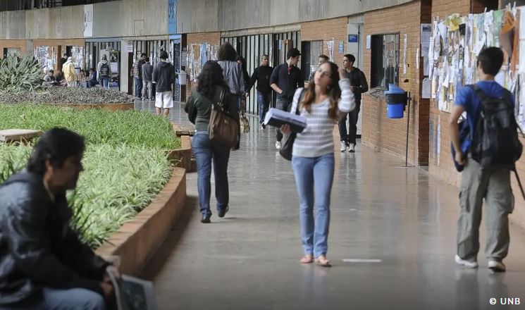 Ir para  <p>Os&nbsp;<strong>novos alunos</strong>&nbsp;matriculados em&nbsp;<strong>cursos de licenciatura presenciais em 2025</strong>&nbsp;que foram aprovados em um dos tr&ecirc;s processos seletivos do...